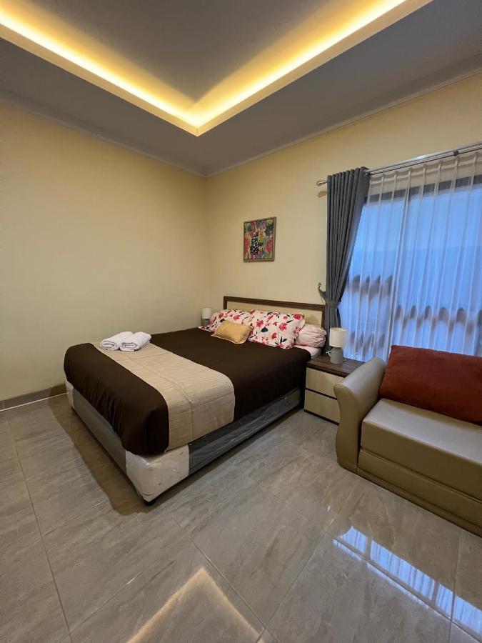 Casa Familia Apartment Sleman  Bagian luar foto